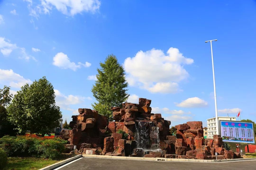 金校园上海市亭林中学始于身达于心成于志