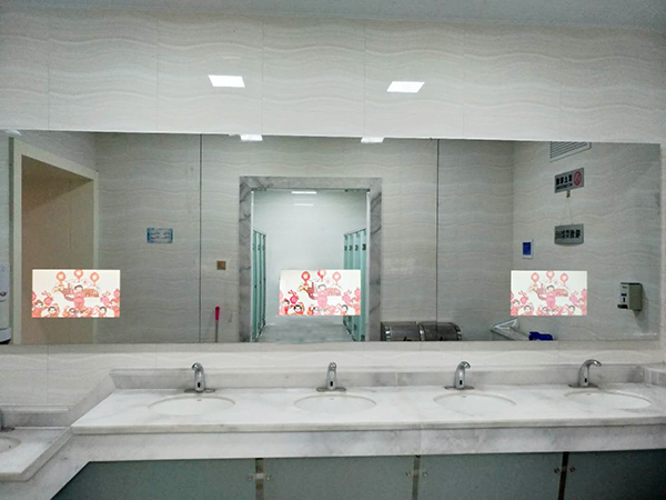 智慧厕所镜子显示屏的立体感强,色彩鲜明,动作连续,适合品牌的形象