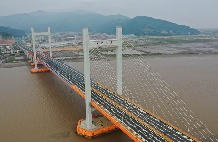 瑞安至苍南段两大项目组成,起于温州灵昆岛,接温州瓯江北口大桥终点