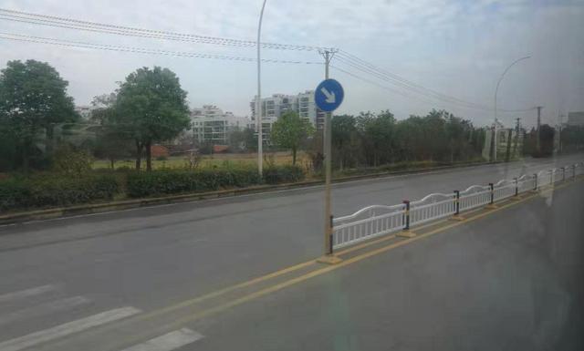 旁边有横店最大的还建小区-新春花园正在建设7-天阳路站.