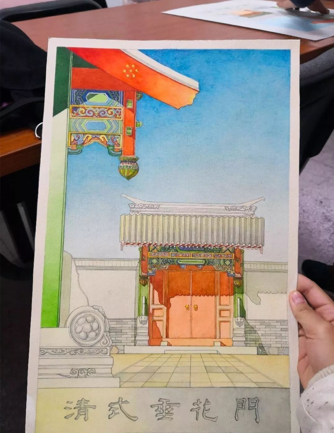 杨甲辰:大一上学期有画铅笔创作,钢笔创作,清式垂花门,水彩创作等等