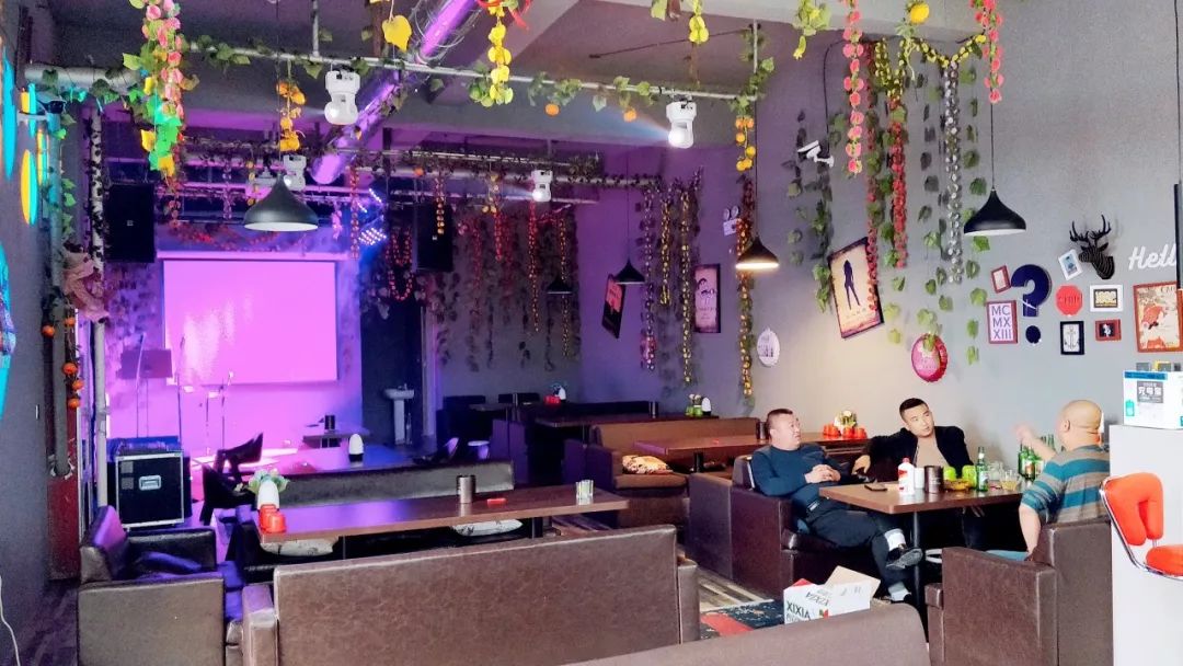 喝酒其实是需要理由的比如说有个好酒馆