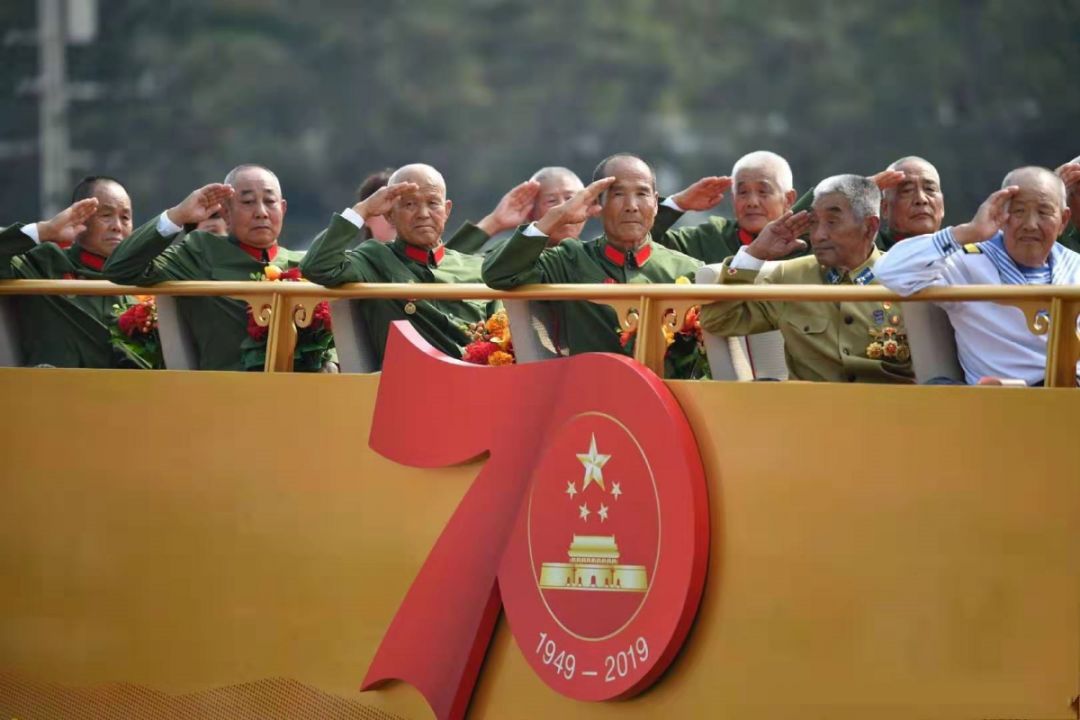 峥嵘70载与国同梦
