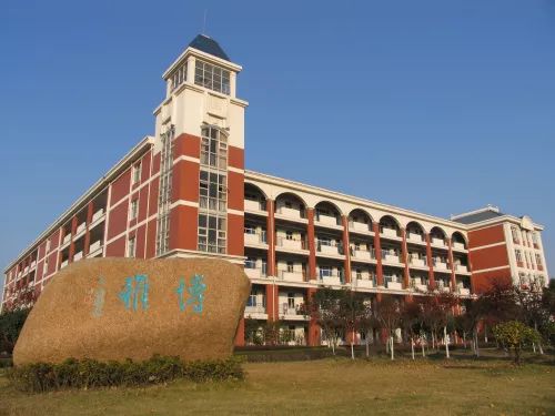 江苏省常州市新北区辽河路218号联系人:顾老师,钱老师联系电话:0519