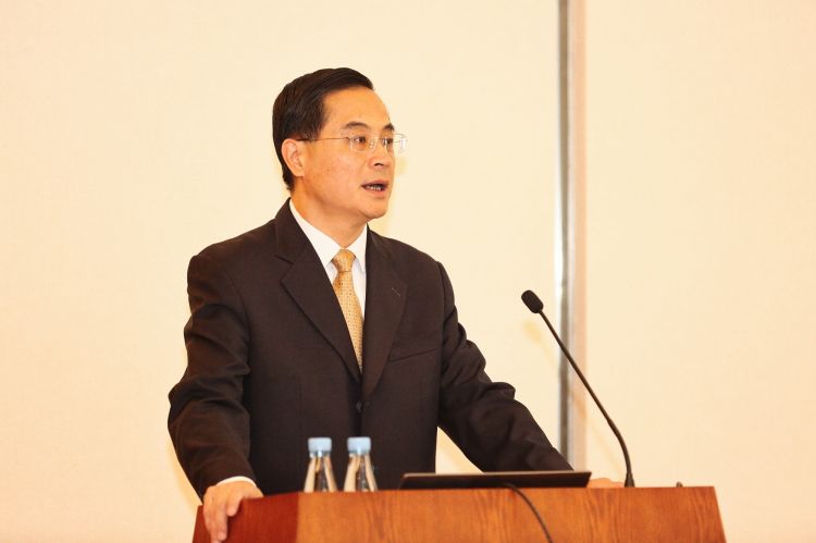 讲座开始,厦门大学党委常委,副校长邱伟杰老师发表了致辞