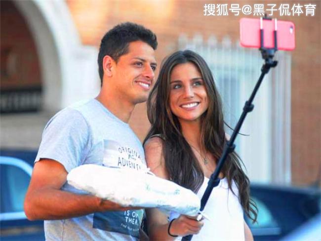 如今却成足坛顶级前锋,还追到4位漂亮女友_莎拉·科汉