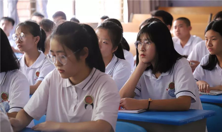 阳光成长潮南区未成年人心理健康教育主题活动走进成田高级中学