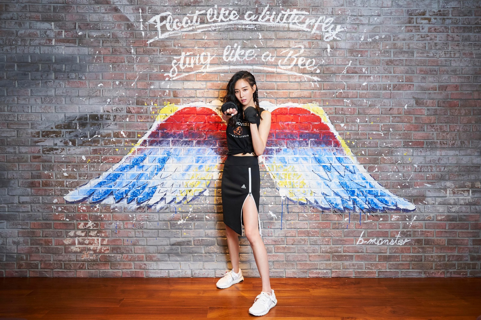 张钧甯拳击脏辫个性酷飒 活力性感气场全开