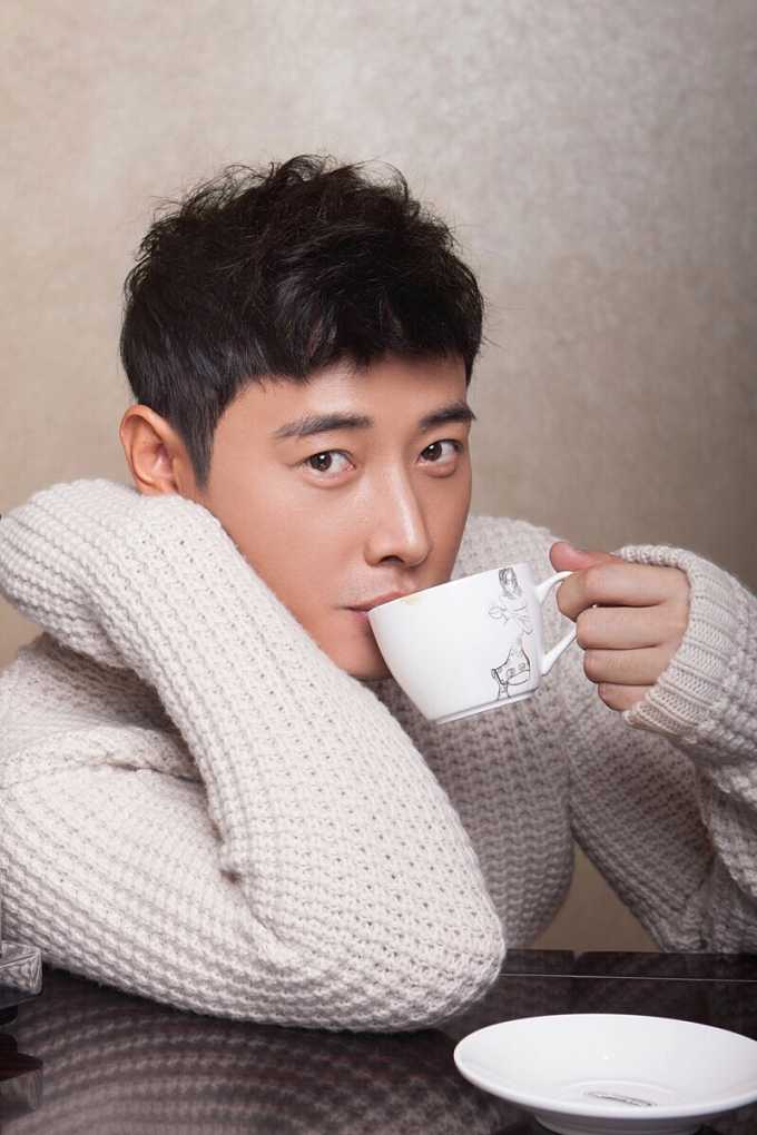 罗晋翻包合作 流量明星翻包视频植入营销效果如何 明星