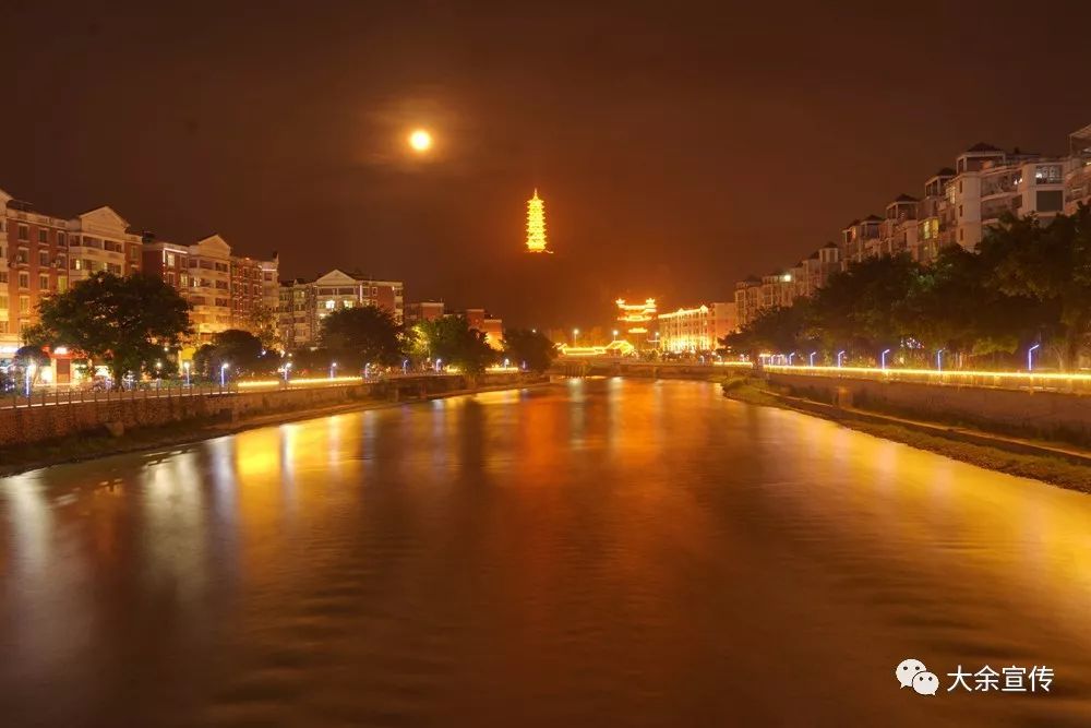 让参观者更加深入地了解变化发展中的大余,也必将激励全县人民团结