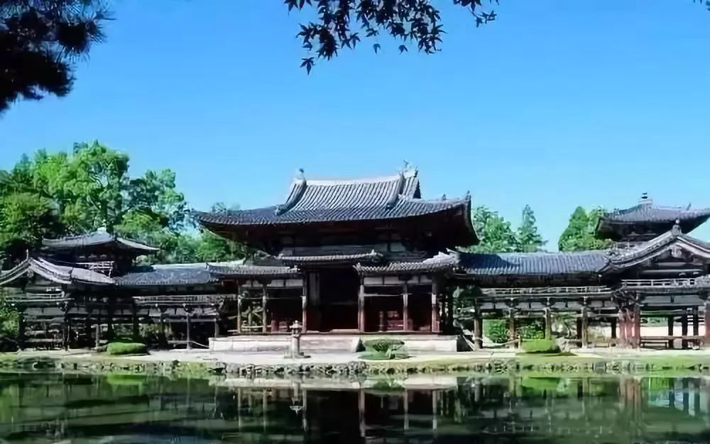 建筑,是承载一个民族的历史与文化的最具象载体,古建筑更是城市底蕴的