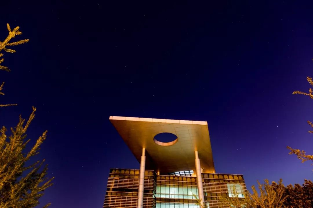 入夜的交大又是一种人间绝色