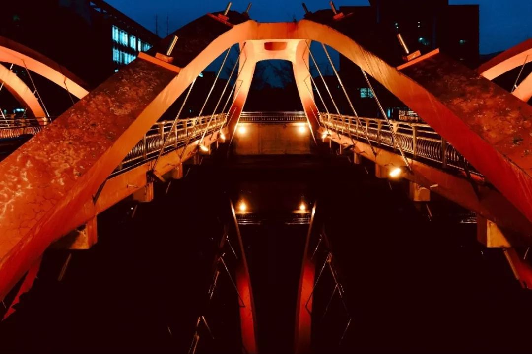 入夜的交大又是一种人间绝色