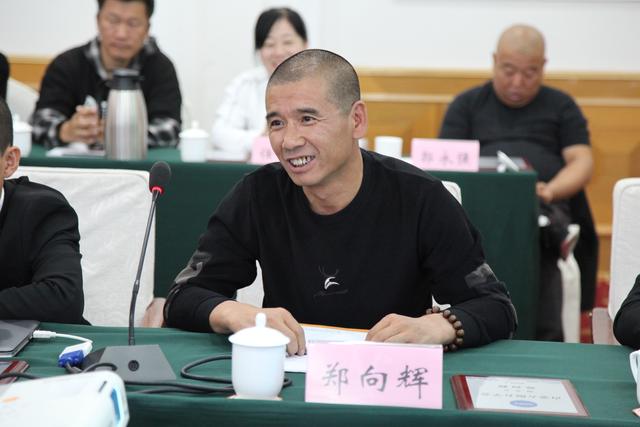 内蒙古陨石学会副会长苗贵军,常务理事王志敏在会上分别作了锡林陨石