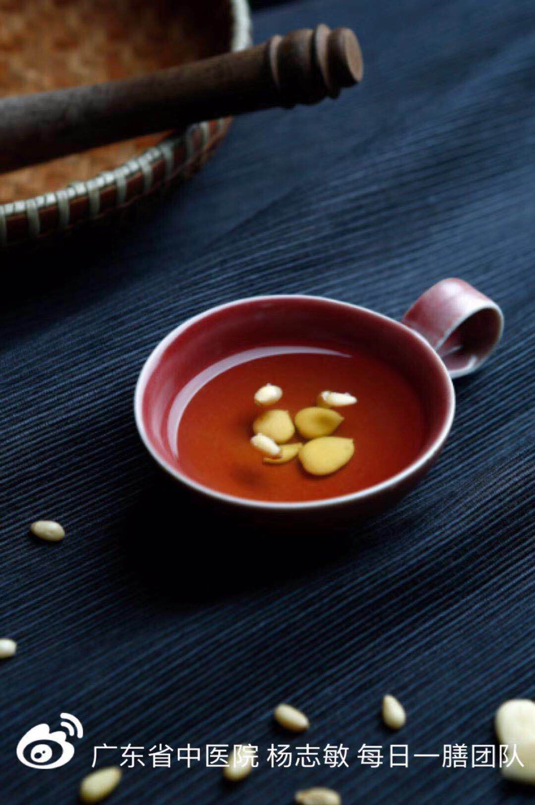 【药食同源】润肺,止咳的南杏仁搭配"果中仙品"松