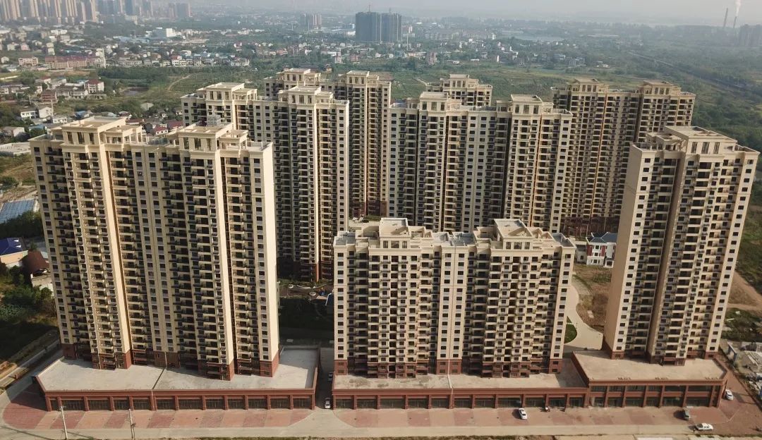 楚江馨城一期项目位于鄂州市鄂城新区吴楚大道以北,五丈港路以东,总