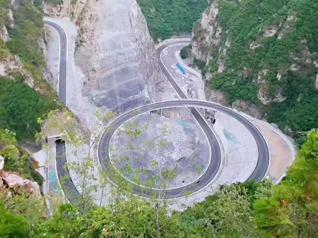 通车网红公路国道207线新房洼至省界瓶颈路段