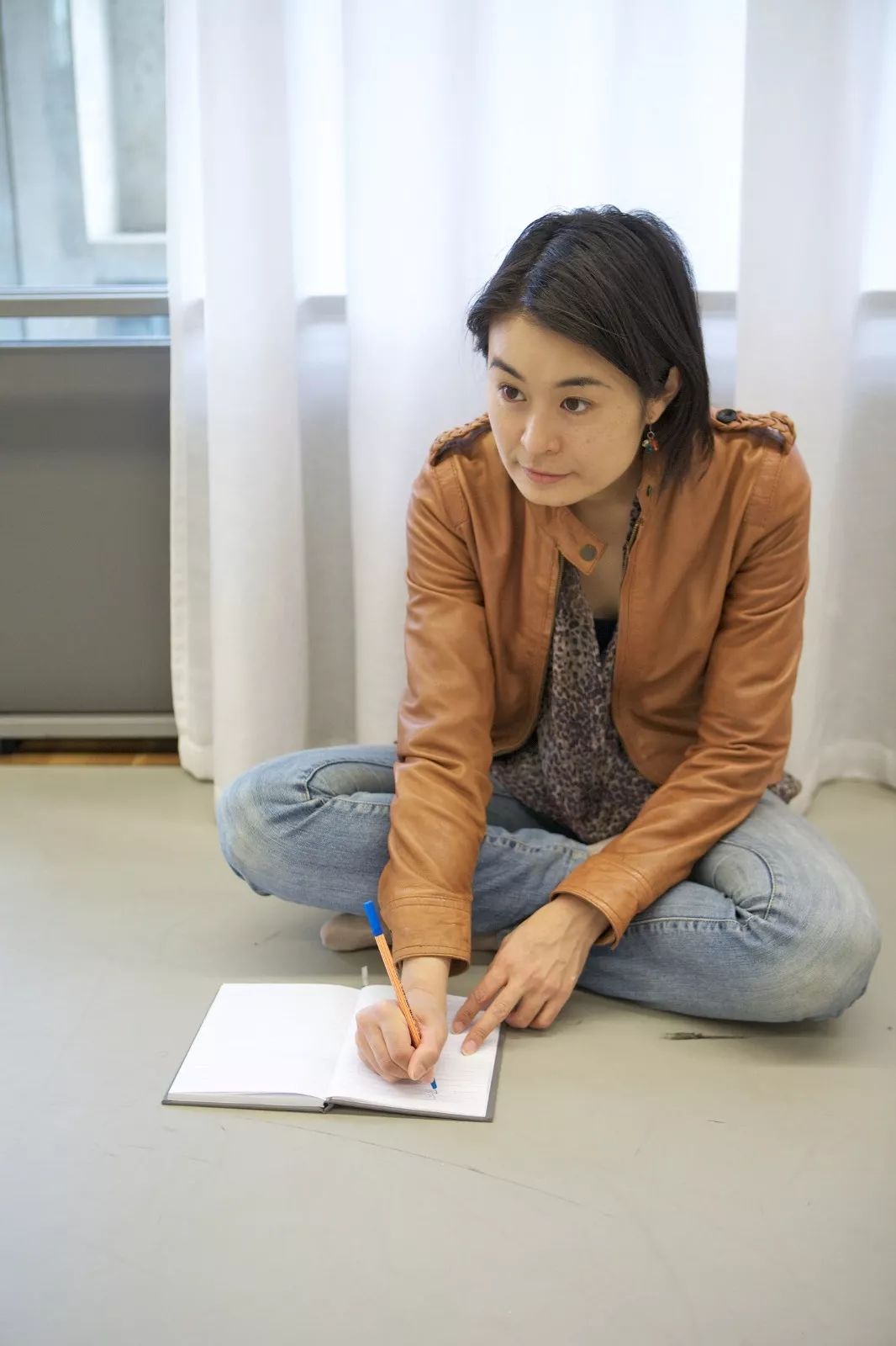 王梦凡,生于1990年,独立剧场导演,编舞.