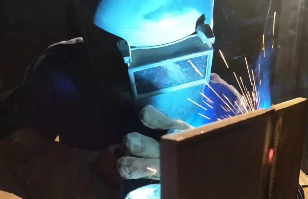 干货丨三个步骤告诉你二保焊如何匹配电流与电压(有经验公式)-搜狐大视野-搜狐新闻