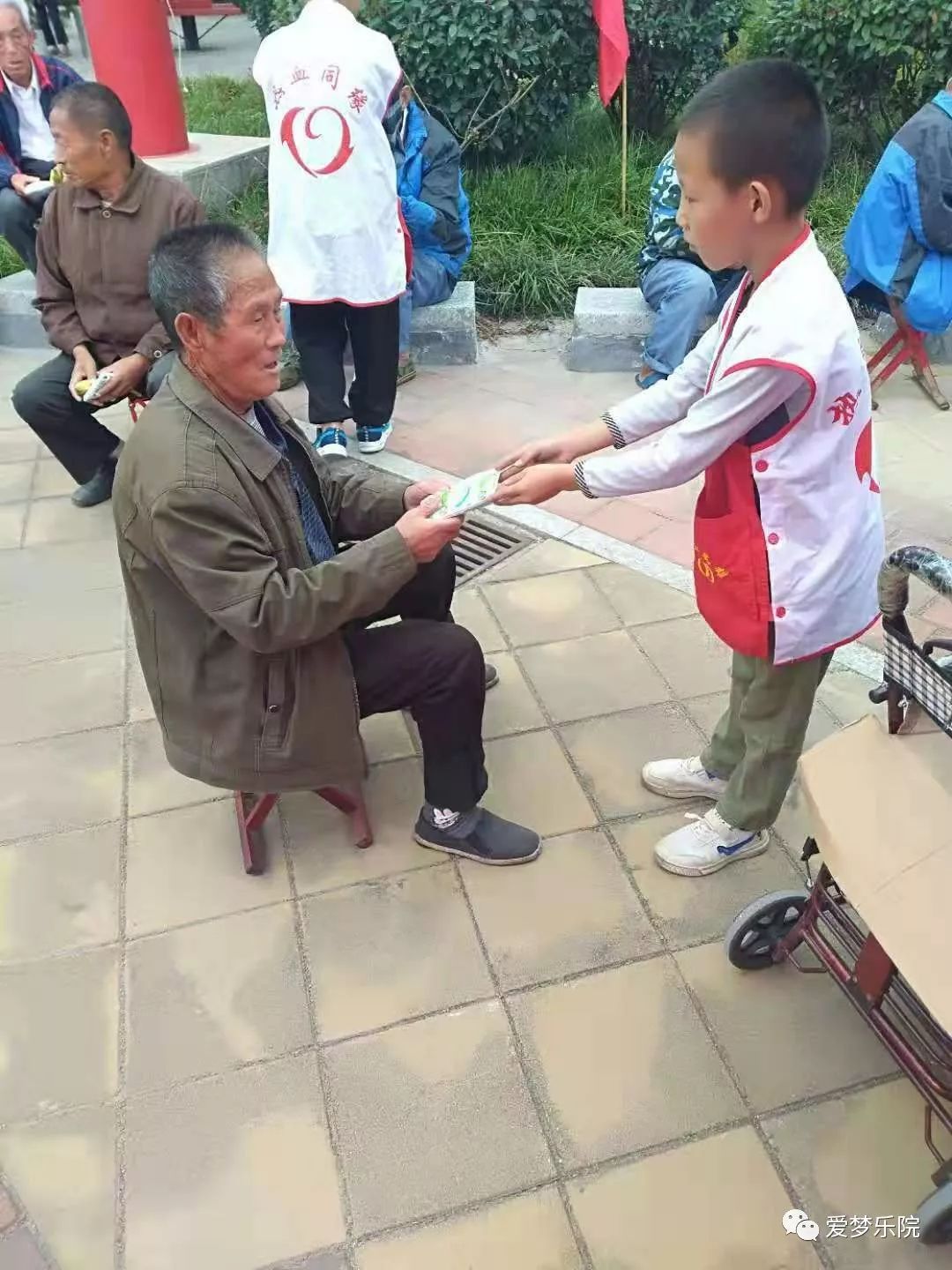 九九重阳节,浓浓敬老情_平度市