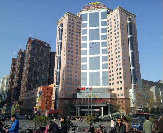 石家庄最牛明星中学有一条最牛后街36年间来这吃饭的白领比学生还多