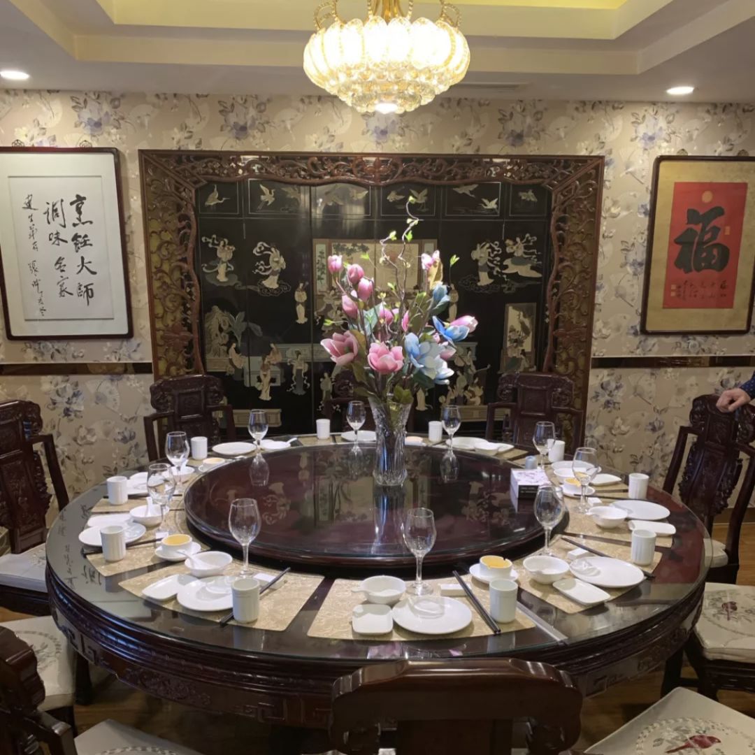 1973年二次扩建后的燕春楼饭庄是天津唯一的甲级涉外清真餐馆接待中外