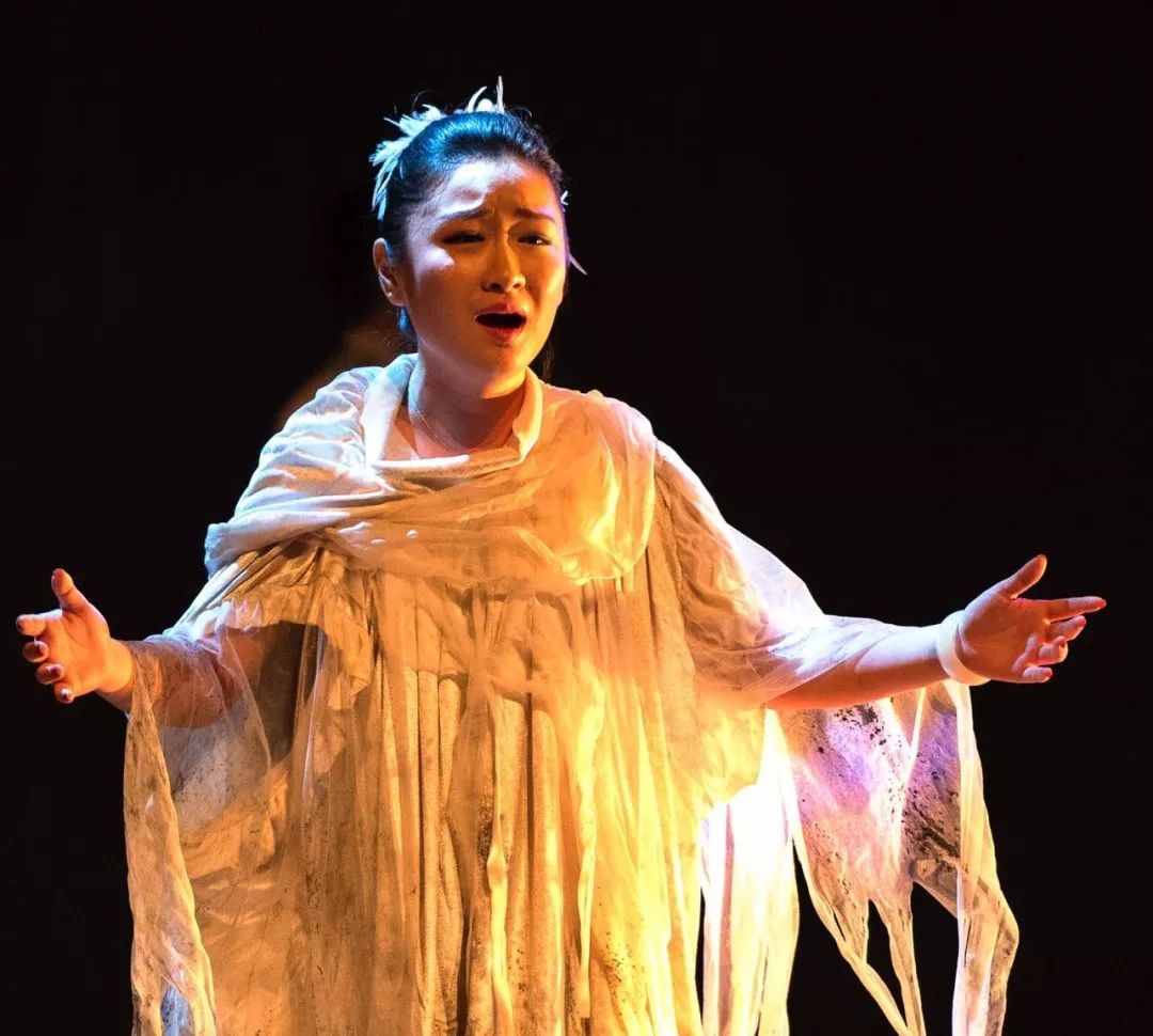 李景元的《地狱变》讲述了"天下第一画师"良秀为赎回女儿,被迫画出