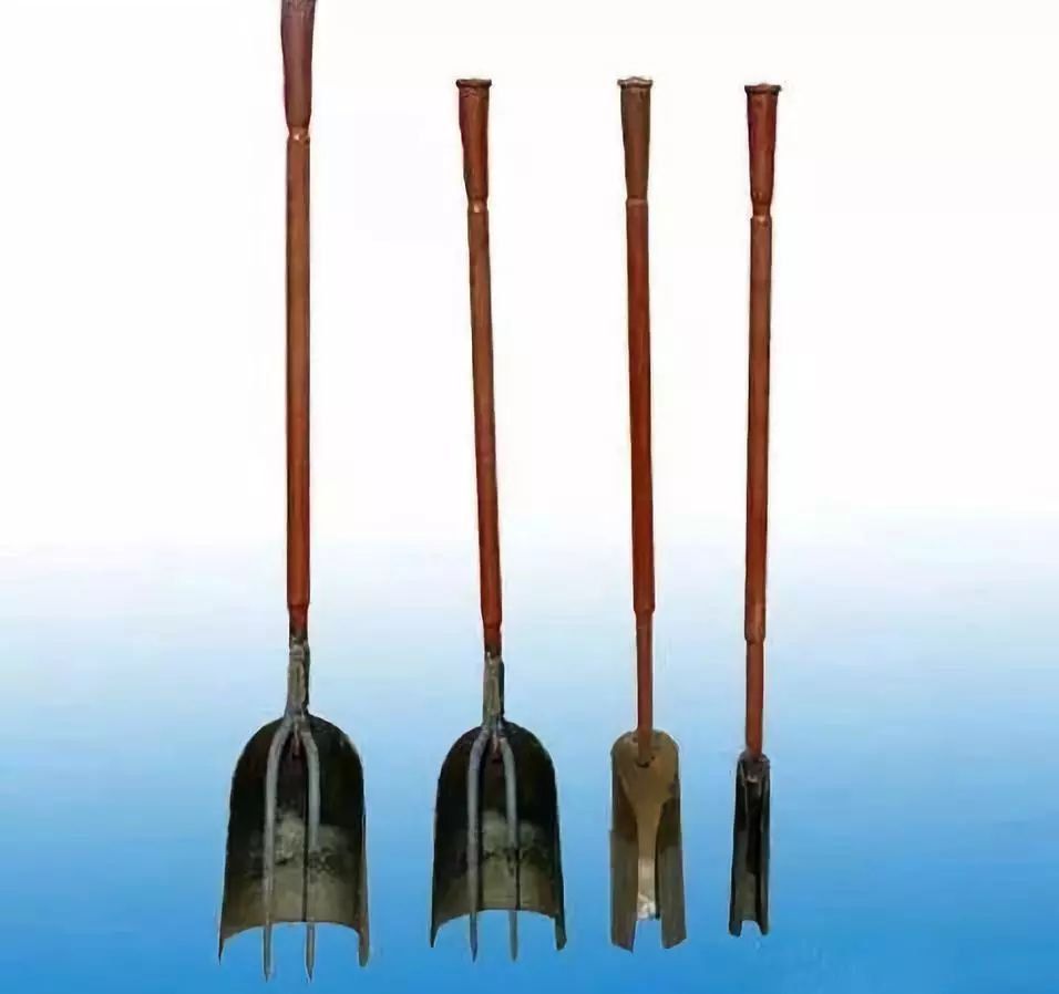 比如,盗墓常用的工具洛阳铲,就是一百多年前,洛阳一个叫李鸭子的的