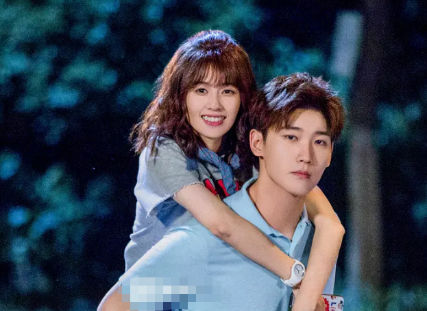 《初恋》能够让人上头的原因大概也是因为男女主看起来都让人很有代入