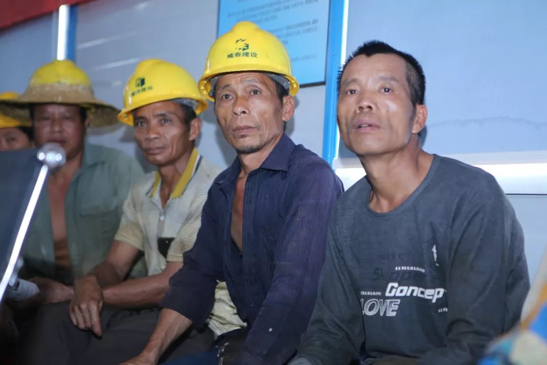 工地上禁毒课啥体验?工人们直呼"涨姿势"!