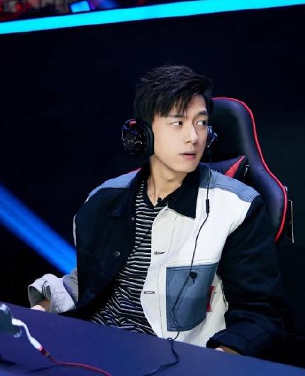 首先就是吴亦凡.