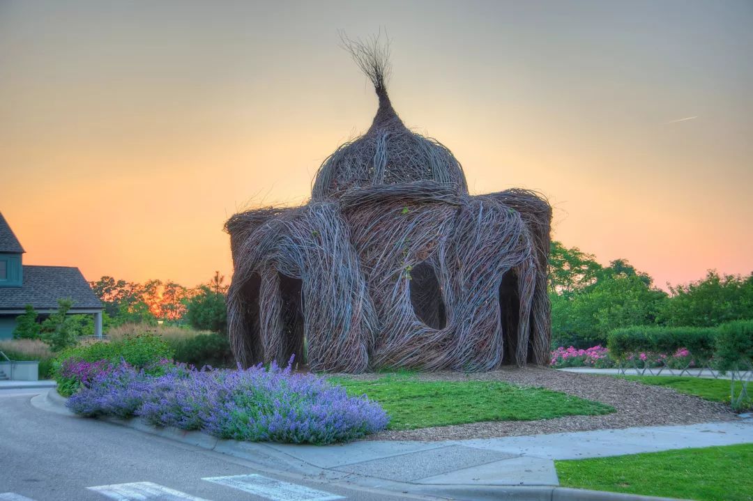 巢穴艺术patrickdougherty的树枝雕塑