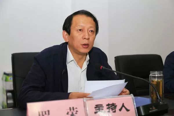 市教体科局党委书记,局长罗荣对教师进万家工作做强调