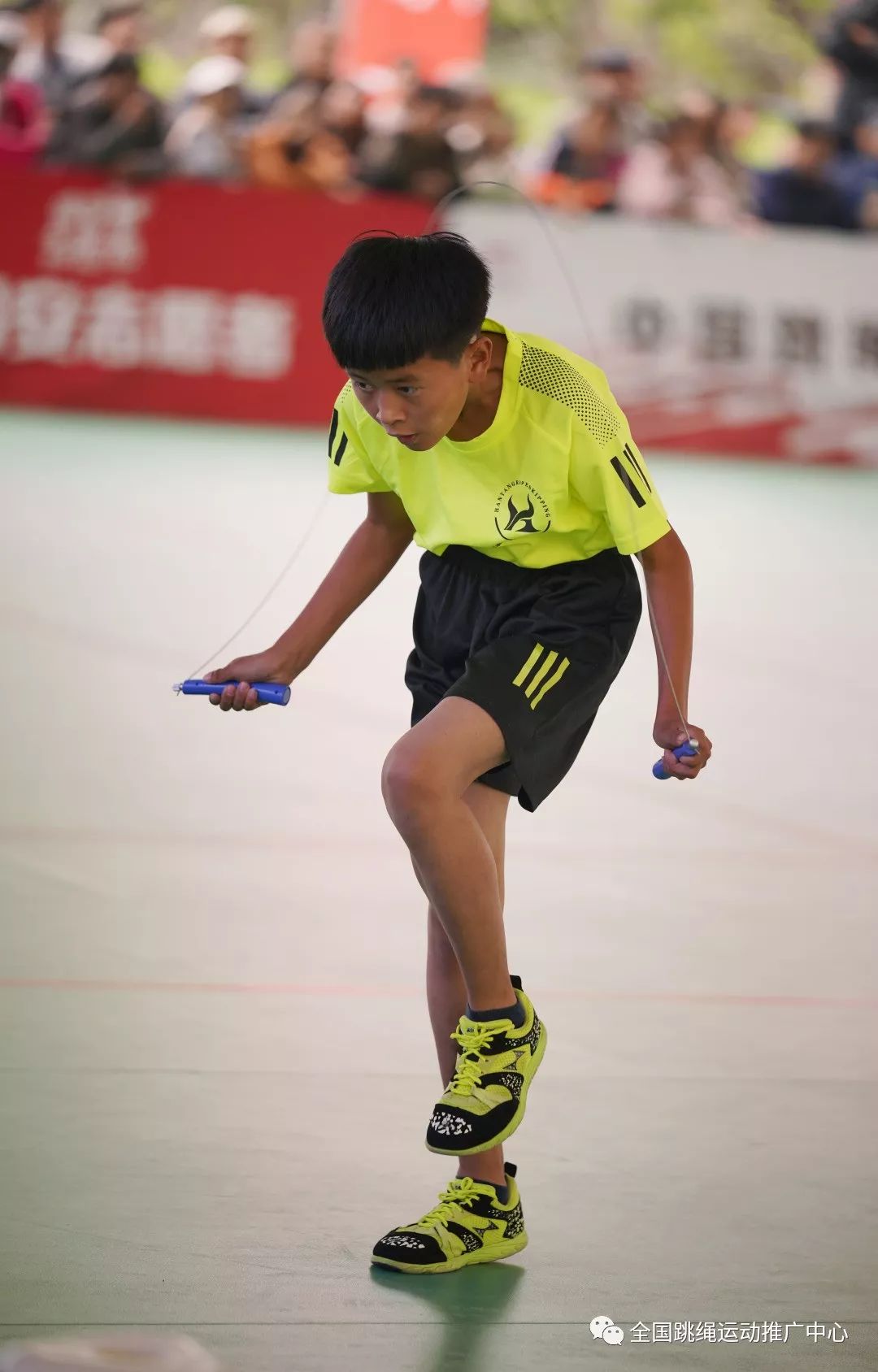 绳圈精英巅峰对决,中国国际跳绳公开赛盛大开幕