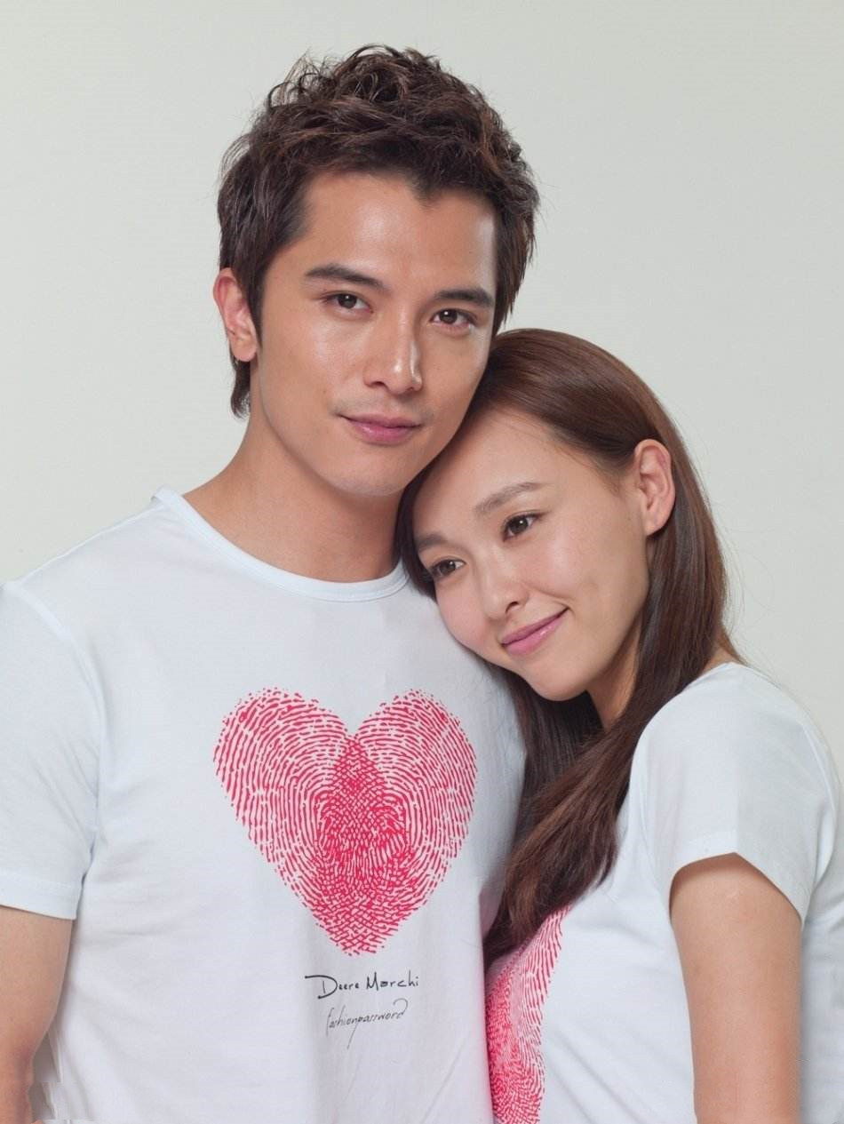 《夏家三千金》相识相恋,被曝光据说还是因为邱泽在车门贴上了唐嫣的