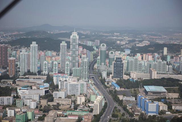 朝鲜新地标高210米未来科学家街住宅楼形似花朵