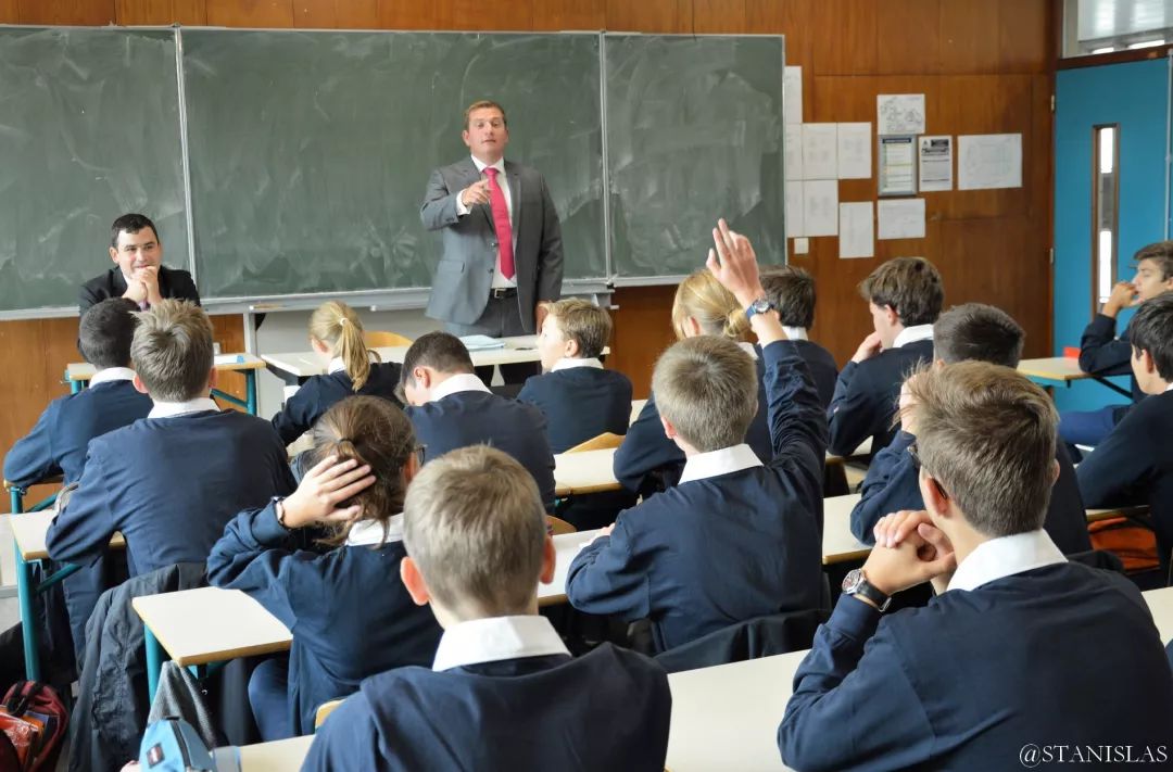 法国排名第一的私立中学,真的和你想的一样吗?