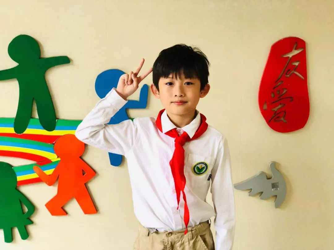 高羽洋三(4)中队←→田亦峰三(3)中队吴昀霖三(2)中队←→陈芸萱三(1)