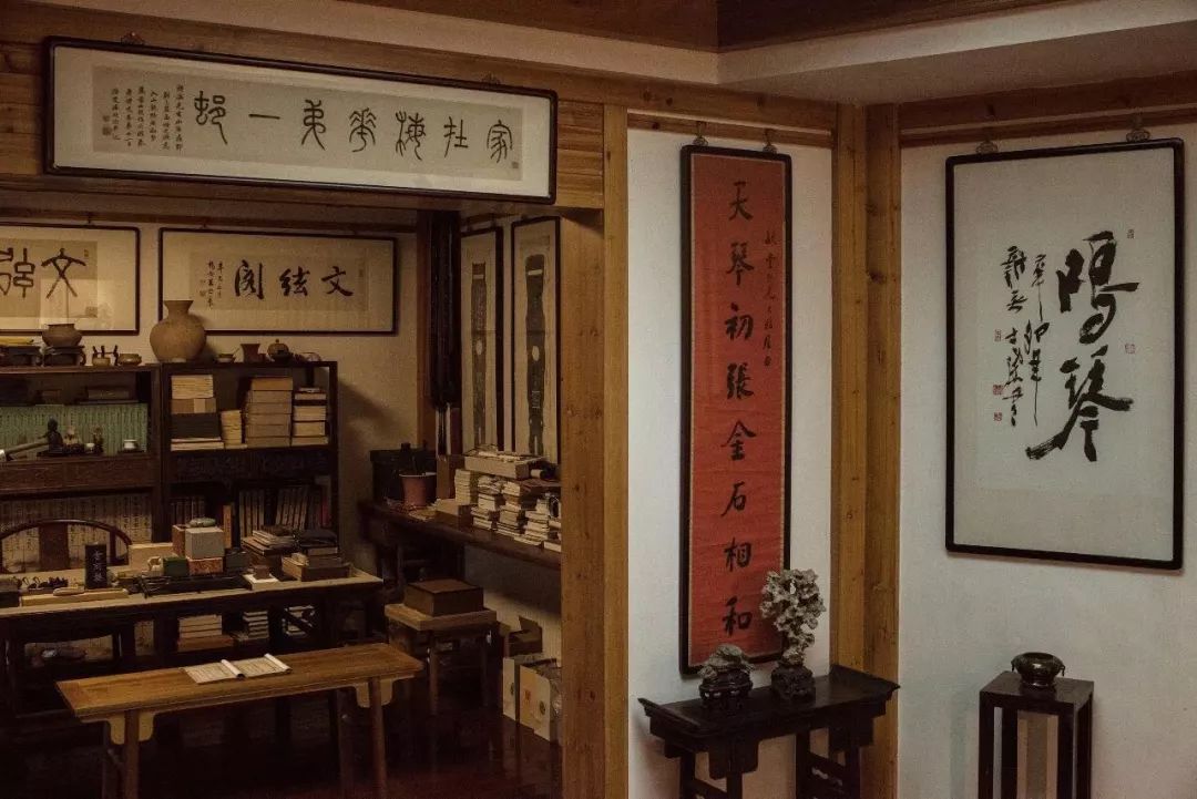 新秋雅室自清凉