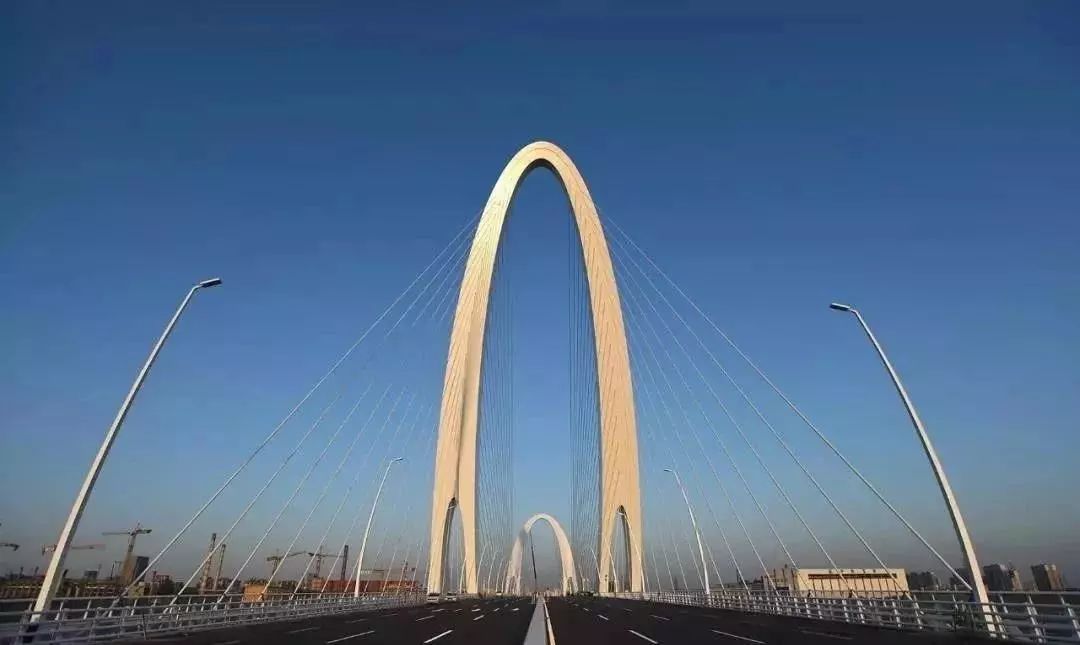 新首钢大桥激活百里长安街