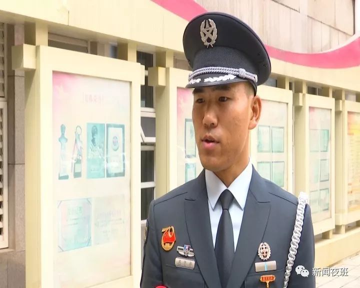 解放军第九二三医院4名文职人员参加国庆阅兵凯旋归队