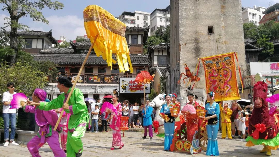 国庆龙川马灯舞亮相深圳演绎精彩