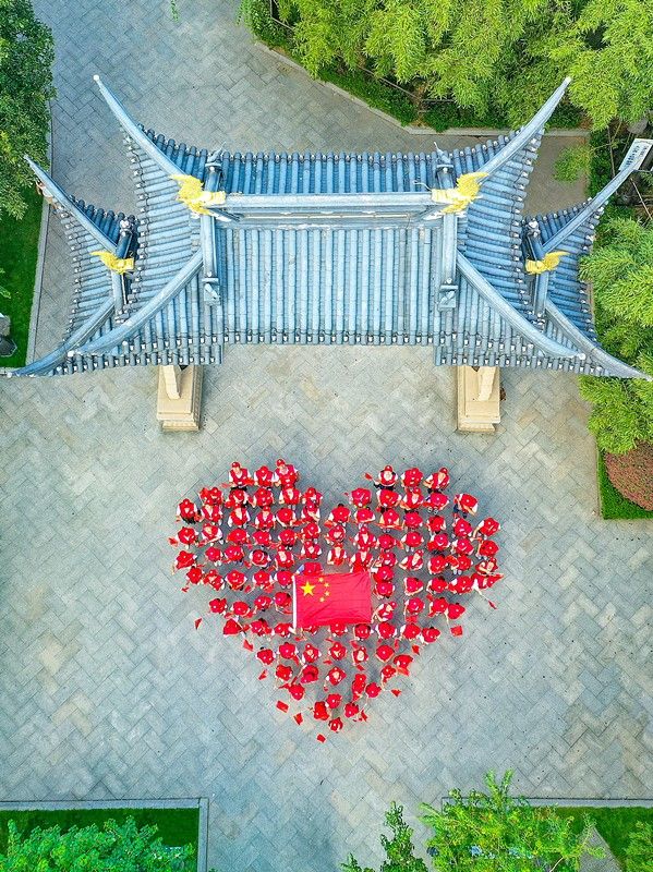 国旗飘飘,祖国您好!最新一波美图里,有你的身影吗?
