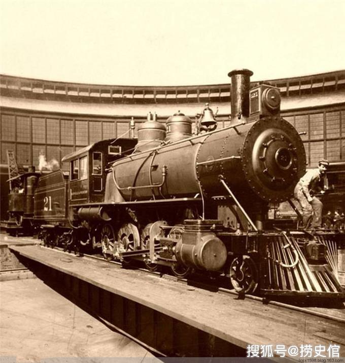 1825年有了火车,发展到百年前美国的火车成了这个样子