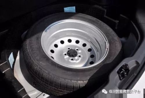 提醒▎備胎放在後備箱5年沒用過需要更換嗎車主幸虧早知道