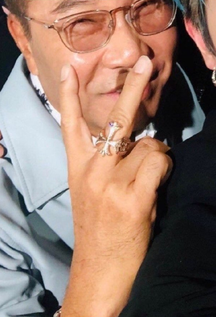 superm出道最高兴的是他李秀满是sm超级男团的第八位成员