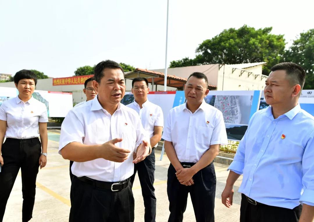 邓卓文到源西街道开展主题教育调研