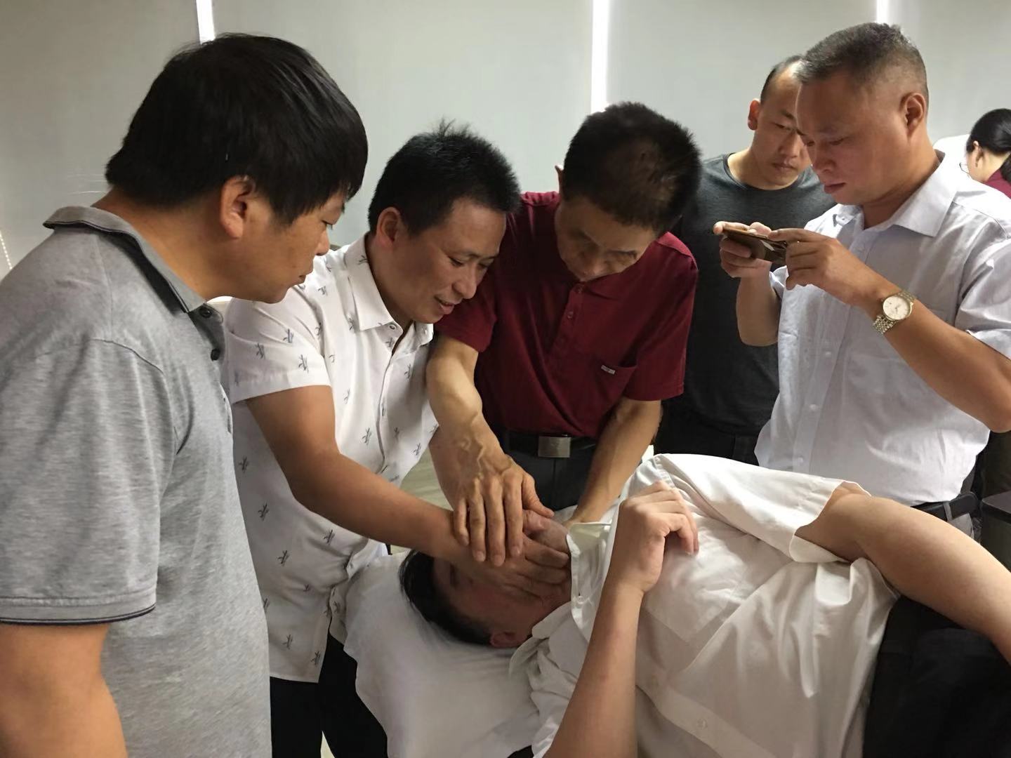 龙氏正骨手法颈椎教学现场