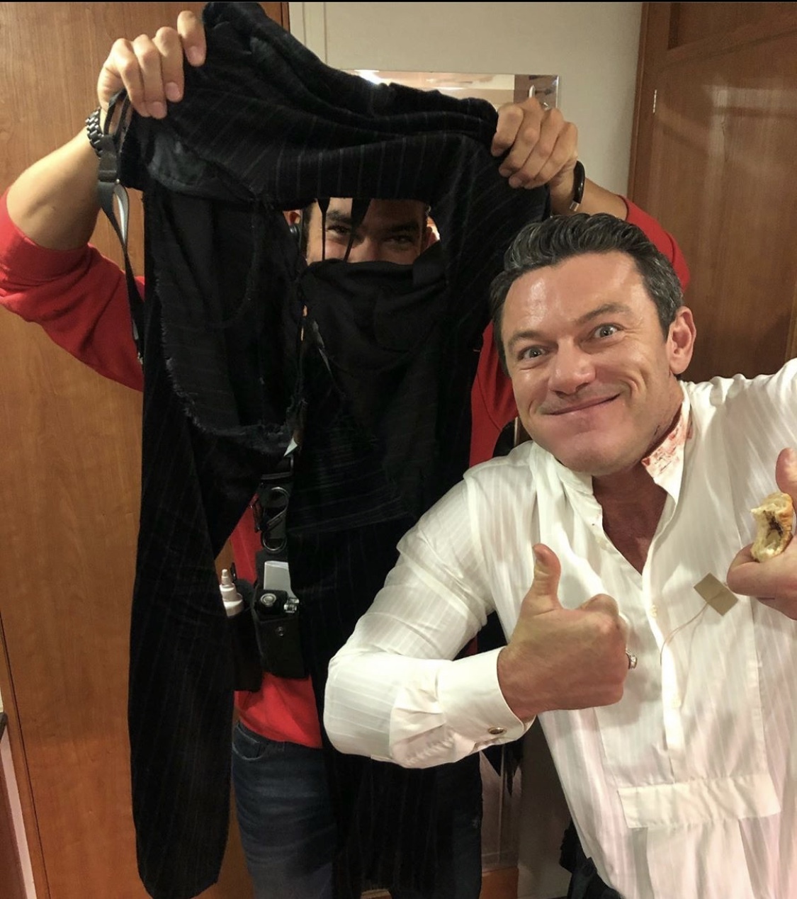 原创男人40一枝花英伦美1 luke evans除了演员男模外即将发布新专辑