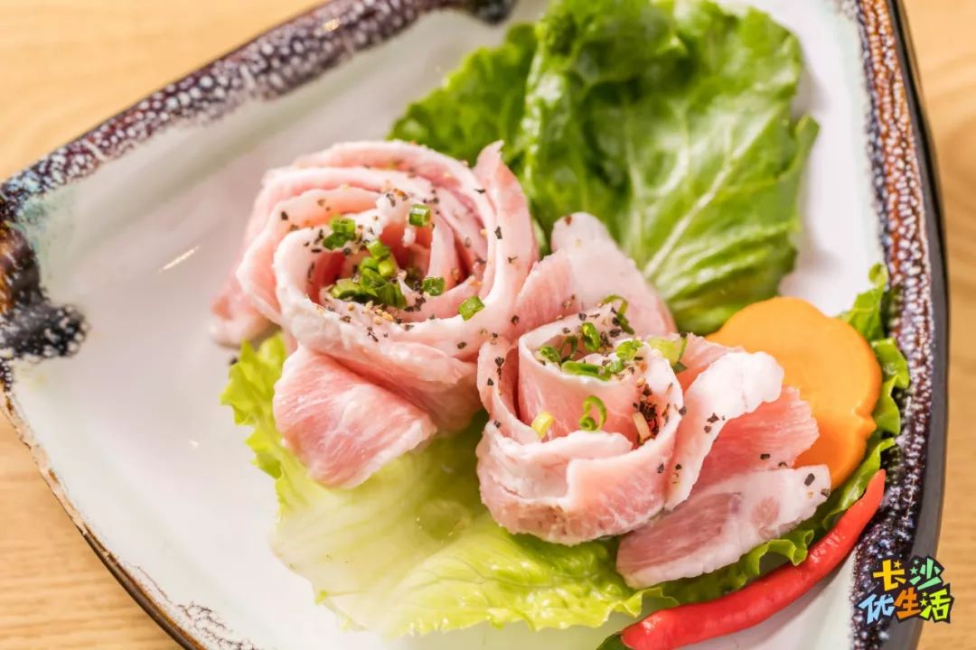 坡子街这家店疯了78元抢鲁班烧肉屋超划算双人餐4荤3素还有主食和甜品